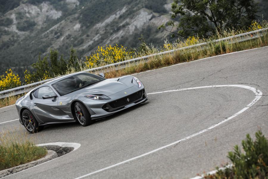  Ferrari 812 Superfast 2017 года  (фото 20 из 91)